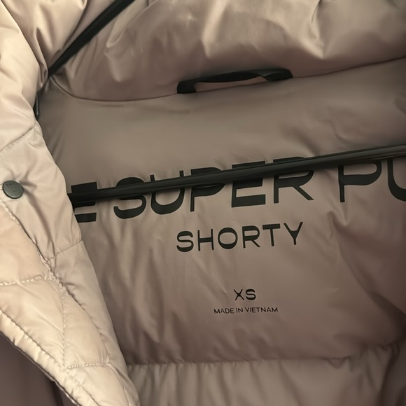 Aritzia Superpuff Jacket - Picture 2 of 3